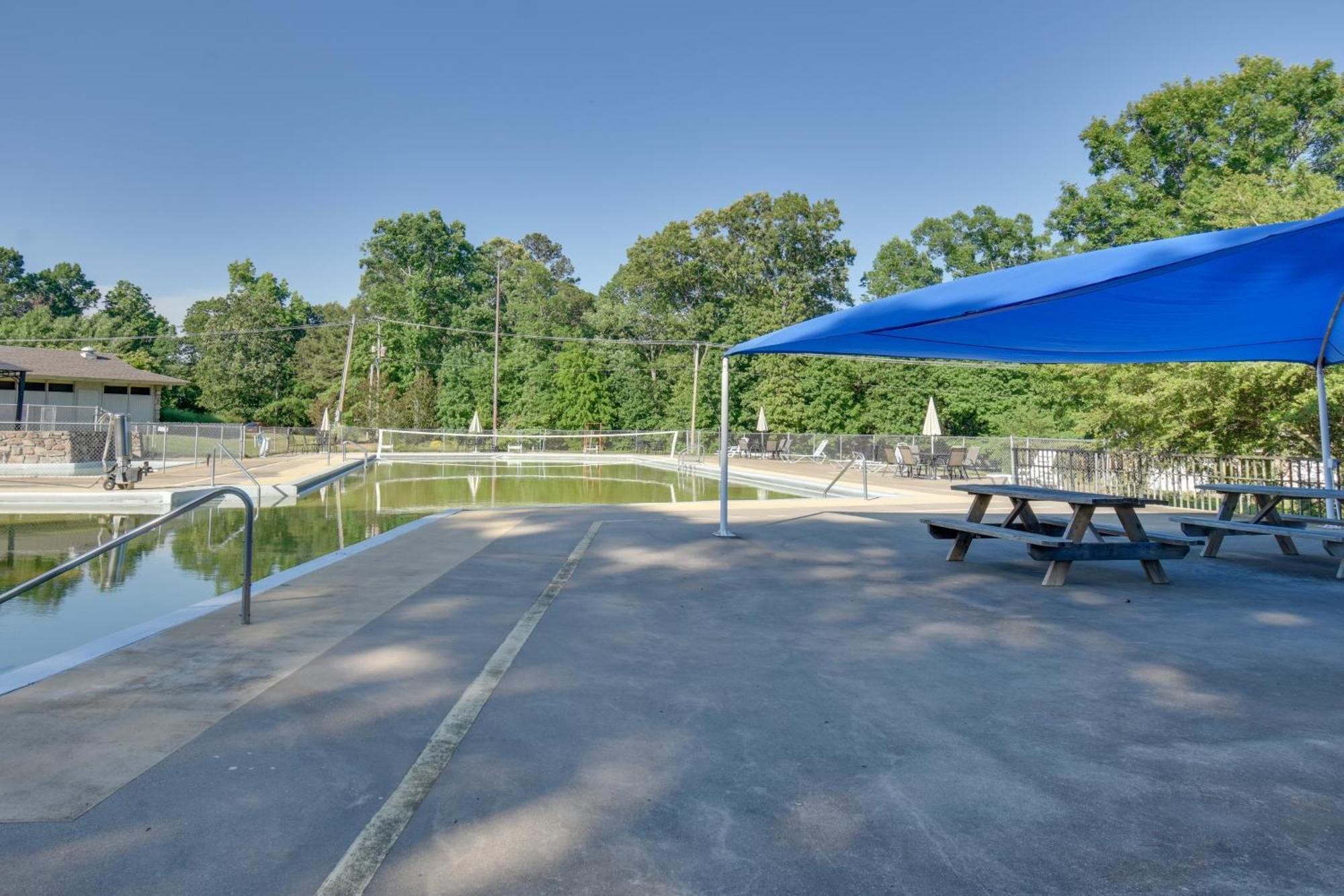 Lakefront Retreat With Deck, Dock And Resort Amenities Hot Springs Bagian luar foto