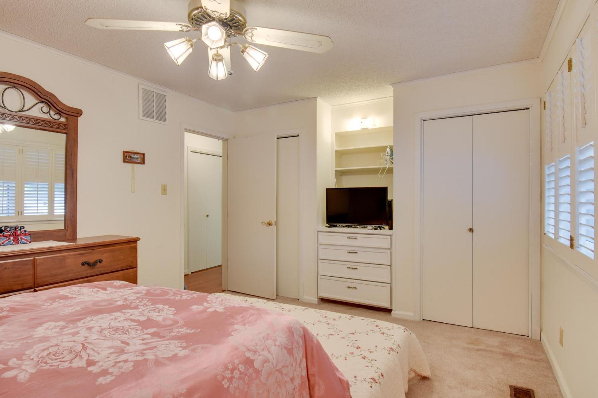 Lakefront Retreat With Deck, Dock And Resort Amenities Hot Springs Bagian luar foto