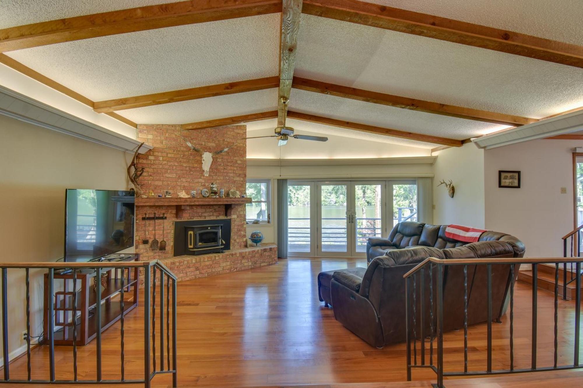 Lakefront Retreat With Deck, Dock And Resort Amenities Hot Springs Bagian luar foto